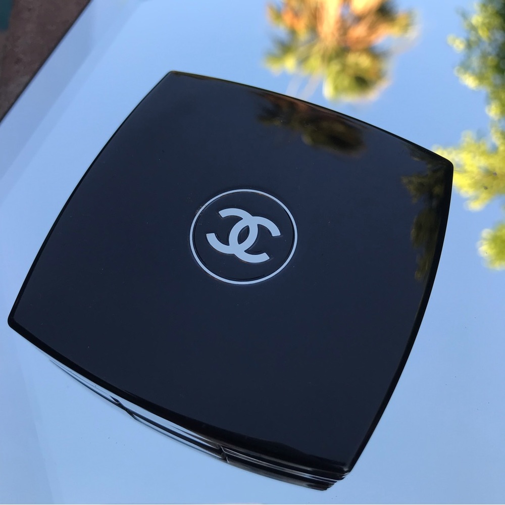 Chanel Intensites D’ombré “17 Essentielles” *Rare* - Picture 13 of 14